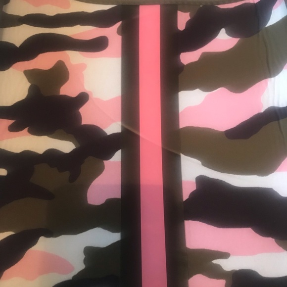 💗Ah-dorned messenger guitar strap pink camo crossbody bag.💗 - Picture 6 of 8